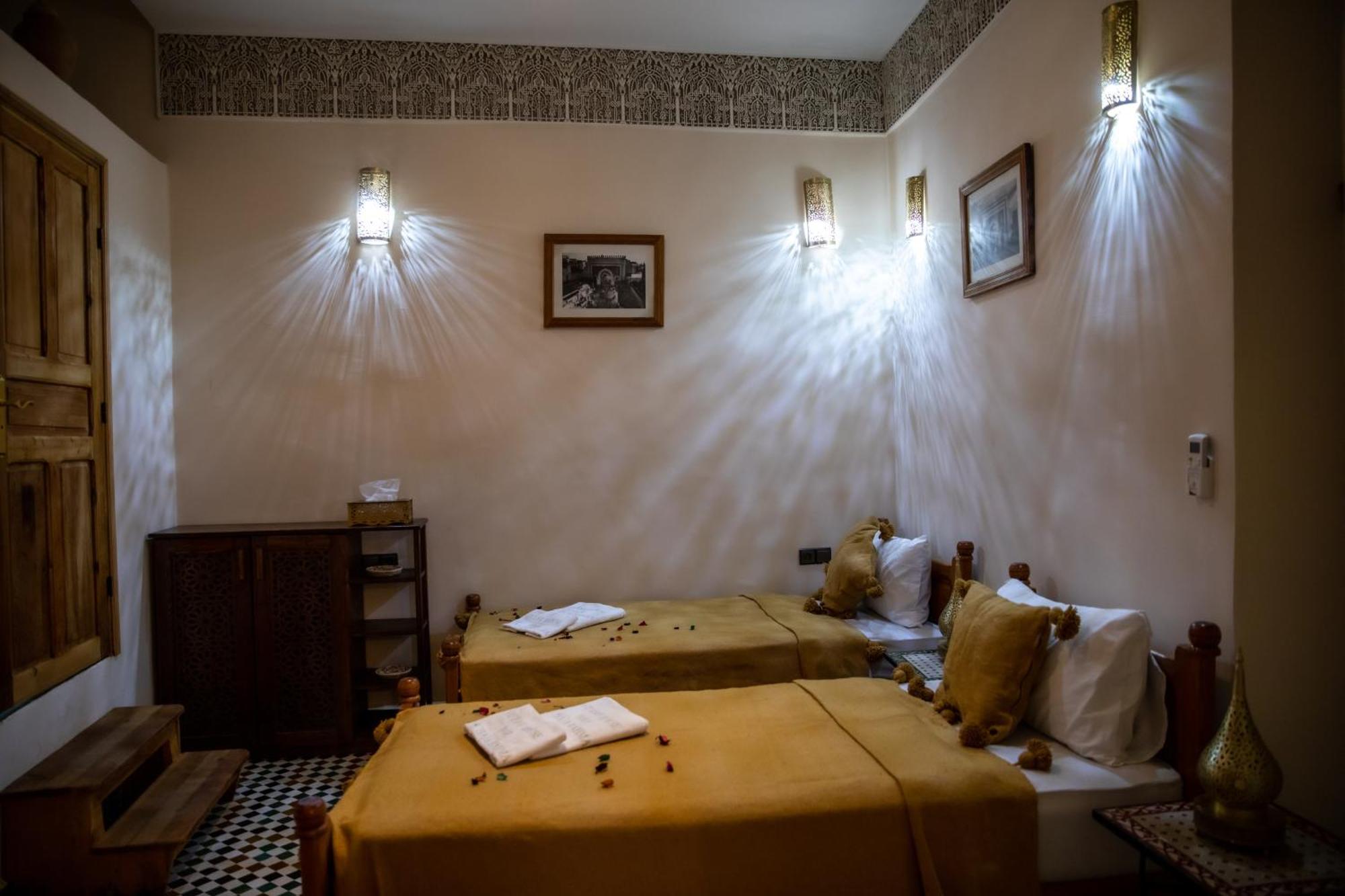 Отель Dar Alhaja Rahma Фес Экстерьер фото